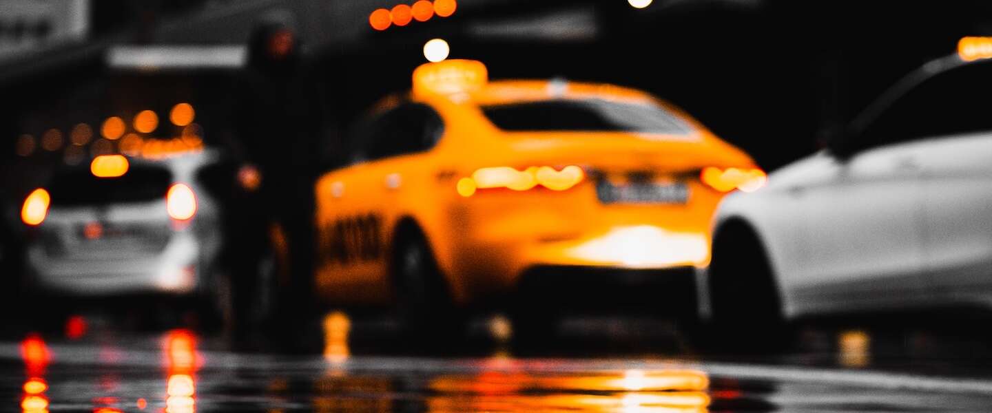 Agenten houden zelfrijdende taxi aan