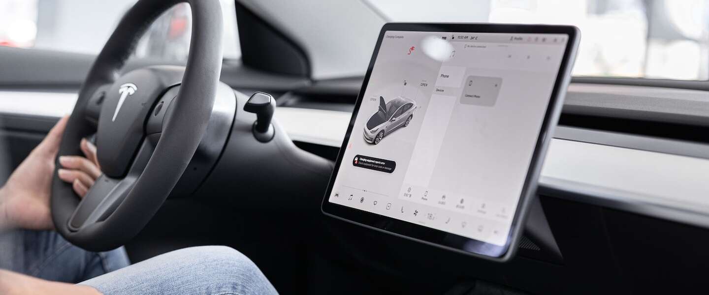 Tesla makes Full Self Driving option cheaper again