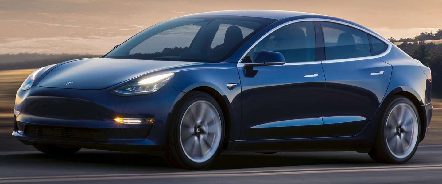 Elon Musk zet met Tesla-tweet van 9 woorden beurzen op hun kop