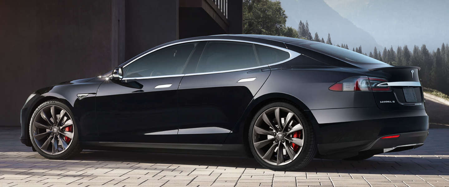 Tesla wil één prijs voor hun auto's inclusief onderhoud en verzekering