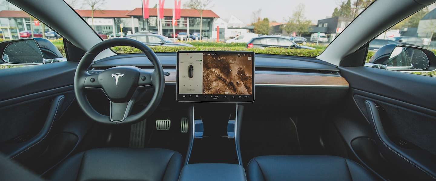 Tesla's gaan YouTube en Netflix streamen