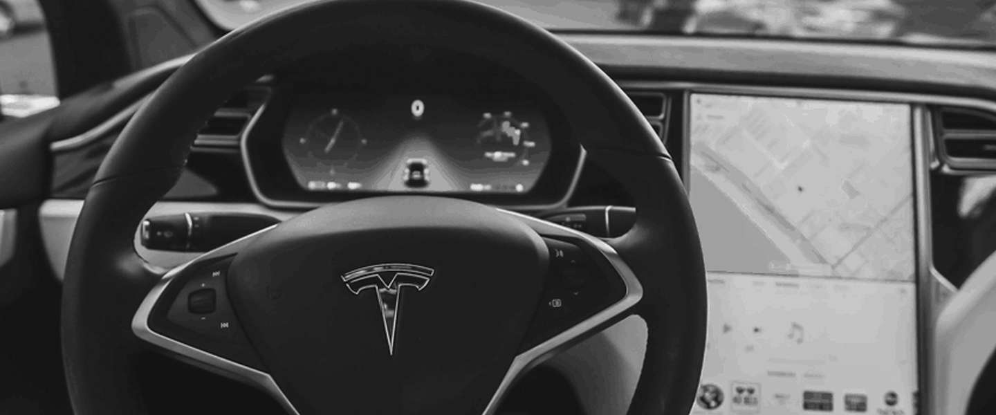 ​Tesla komt met eigen elektrische auto-verzekering