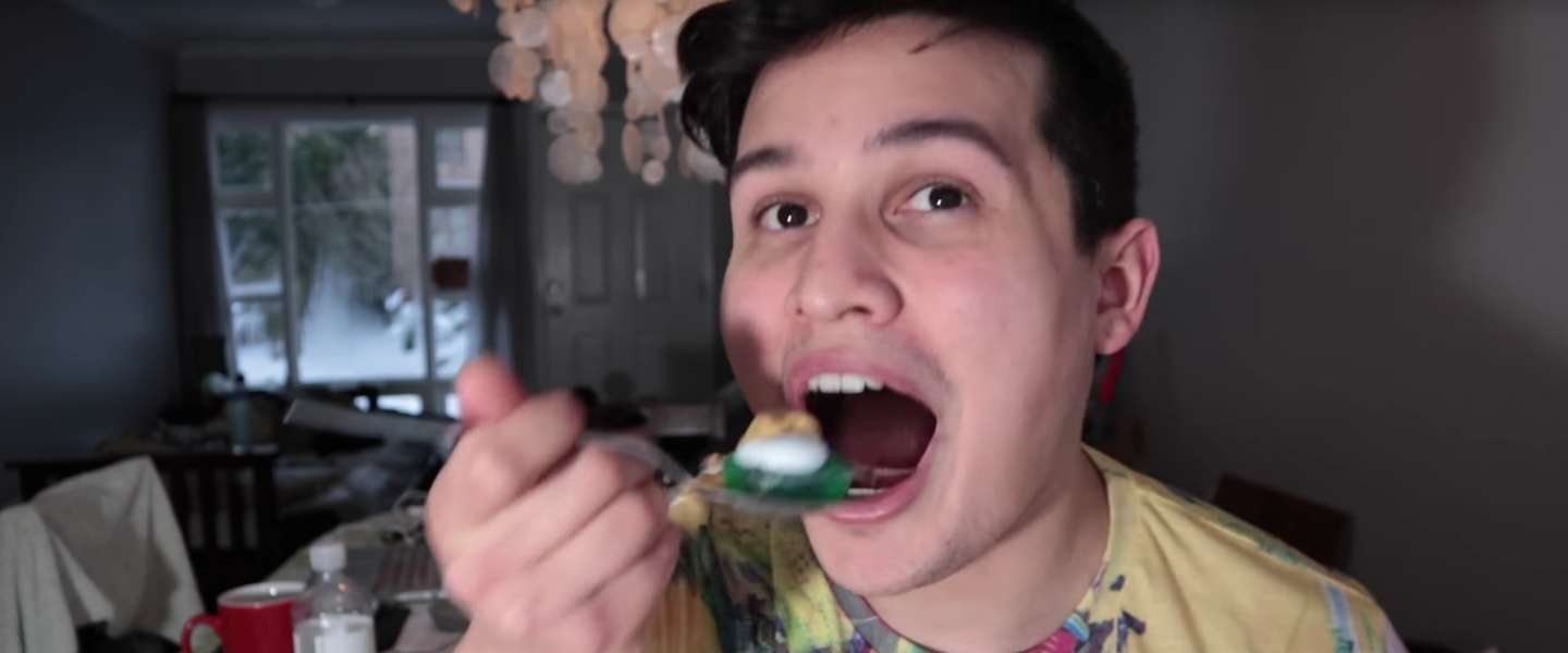 Levensgevaarlijke rage: de Tide Pod Challenge, het eten van wasmachine capsules