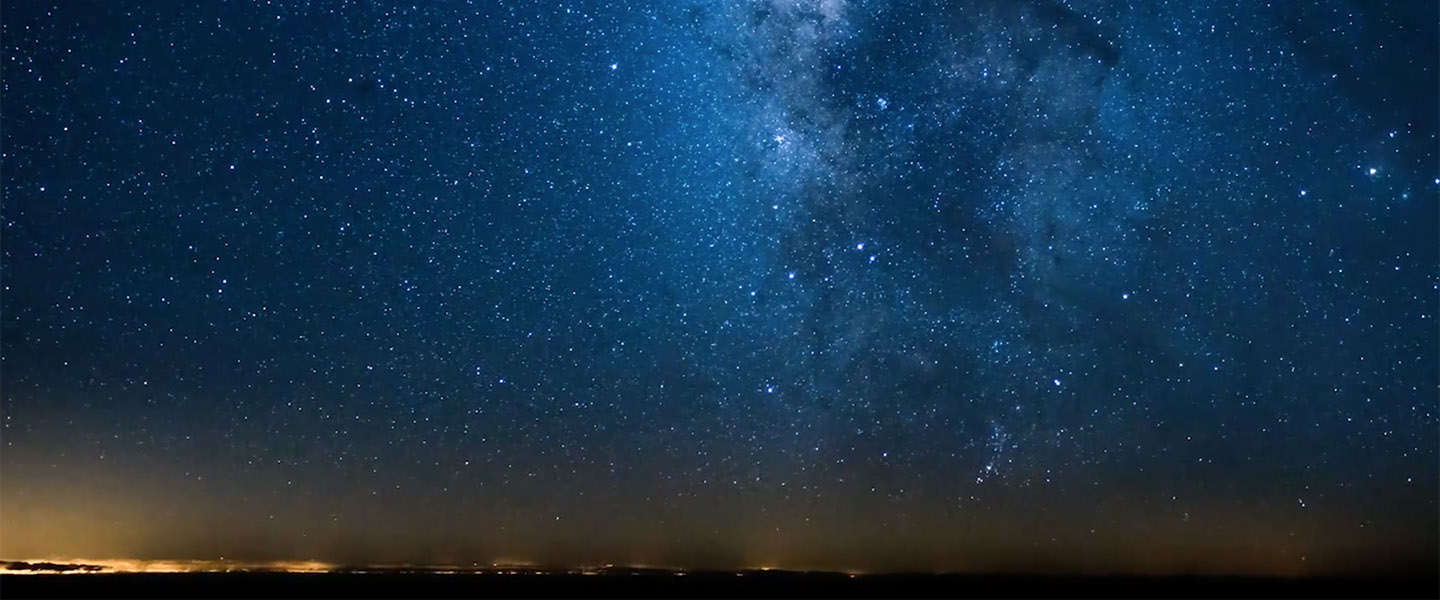 Piloot maakt schitterende time-lapse video van onze melkweg