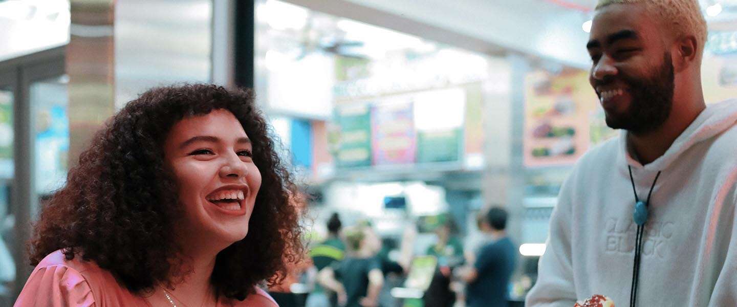 ​Zo schrijf je een leuke Tinder-bio voor je datingprofiel