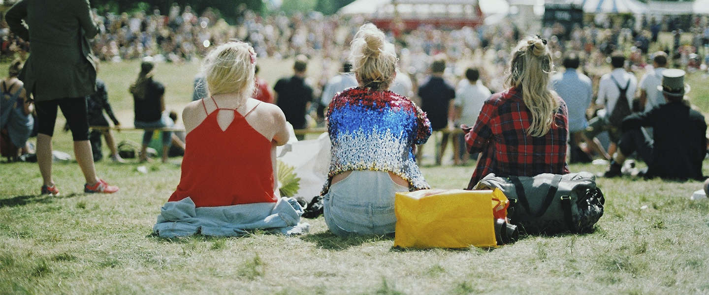 Tinder lanceert speciale 'Festival Mode' voor festivalgangers deze zomer
