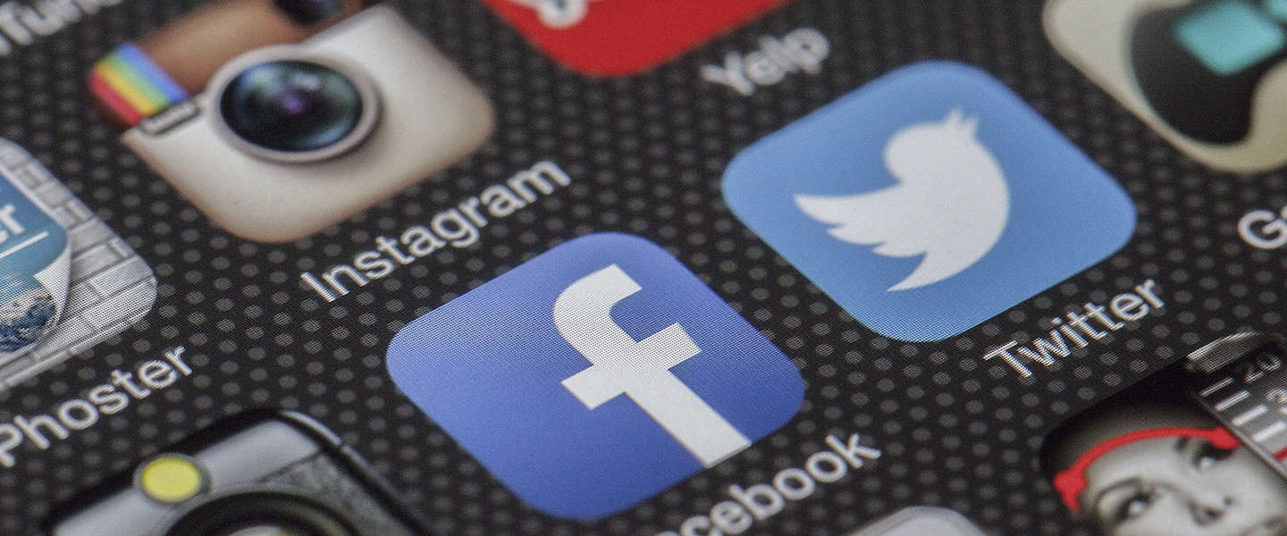 Amerikaanse president dreigt Twitter en Facebook plat te leggen