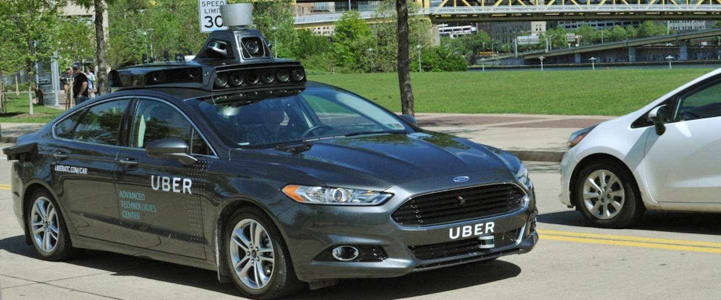Uber voert eerste testen uit met zelfrijdende auto's
