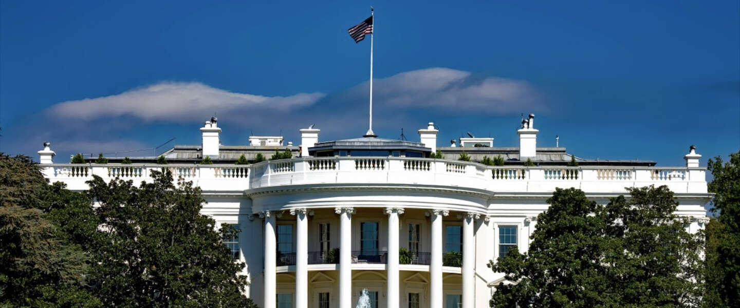 Trump geeft persconferentie en man verwart Georgia met Georgië