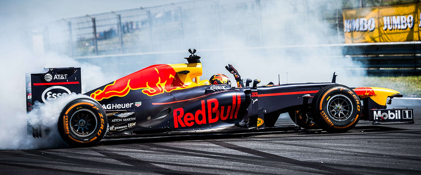 Max Verstappen rijdt baanrecord op Zandvoort