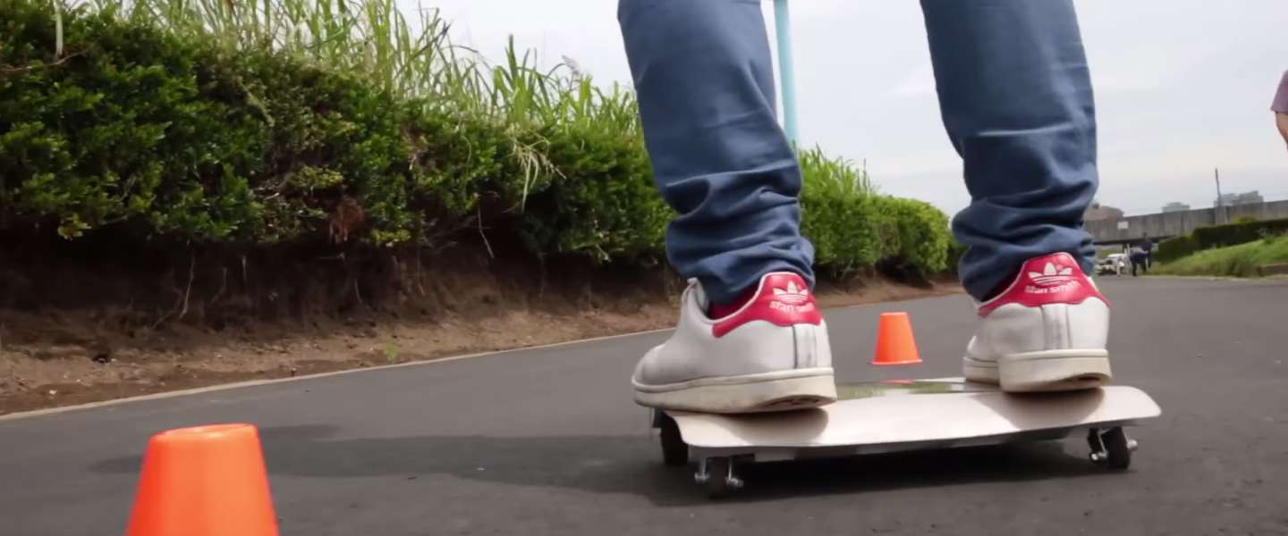 Nooit meer lopen met de WalkCar, de laptop op wieltjes!