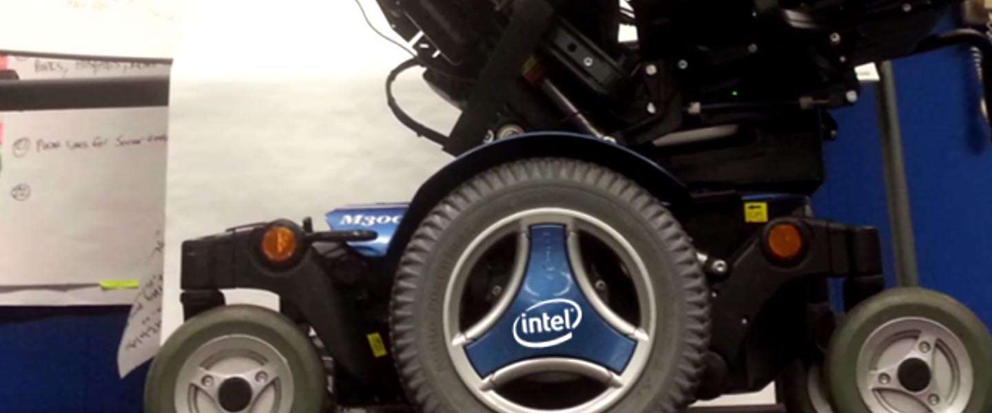 Stephen Hawking en Intel kondigen ontwikkeling aan van Connected Wheelchair