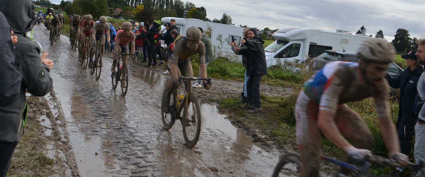 De fietsen van Tom Dumoulin, Marianne Vos en Wout van Aert staan te koop