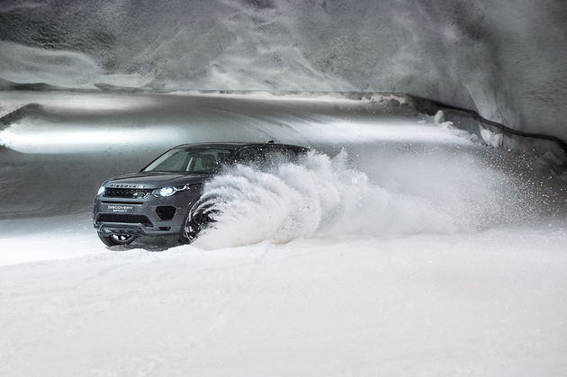 Land-Rover-hores-power-vs-dogpower-4