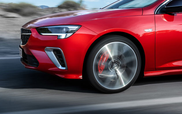 08-Imponerend-vlaggenschip-nieuwe-Opel-Insignia-GSi-debuteert-op-Autosalon-Brussel