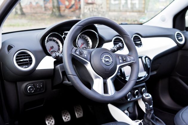 Opel_Adam_Rocks_Riga_blauw_3