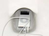 1156582563iPodToilet