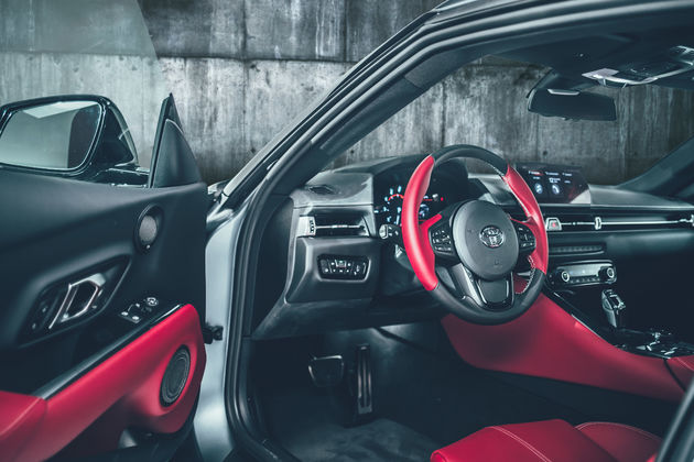 15_Toyota-Supra-Red-interior