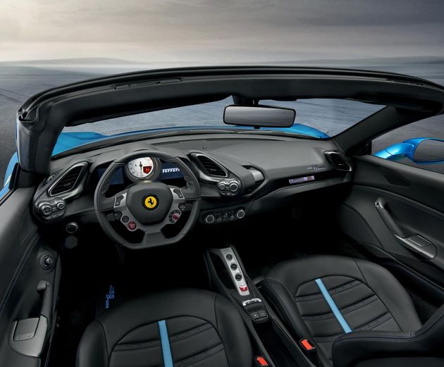 Ferrari_488GTB_Spider_interrieur