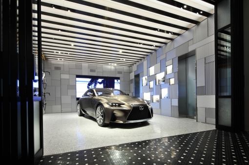 2013_08_21-001-INTERSECT_BY_LEXUS_1F_garage_from_entrance