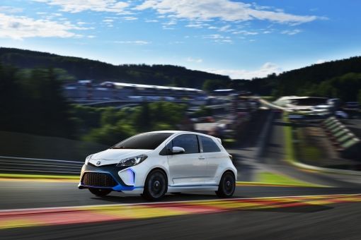 2013_09_04_01-Toyota-Yaris-Hybrid-R-Concept-Car