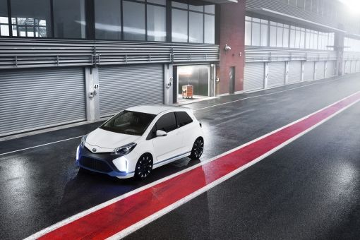2013_09_04_05-Toyota-Yaris-Hybrid-R-Concept-Car
