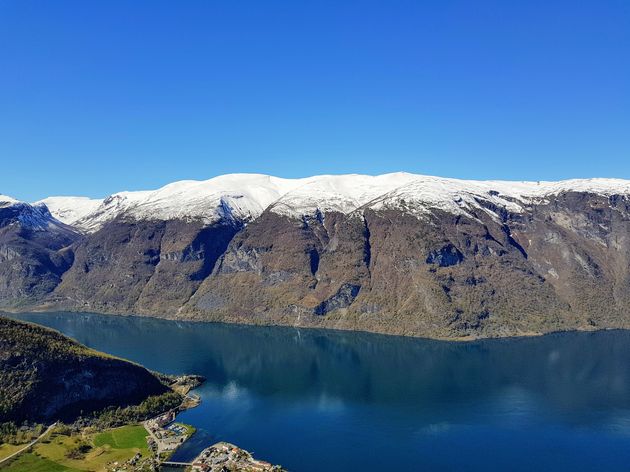 Noorwegen_fjord_zomer