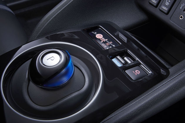 6_Nieuwe-Nissan-LEAF-geeft-elektrisch-rijden-een-nieuwe-lading