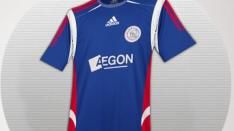 Ajax-uitshirt: Foutje van Adidas of viral?