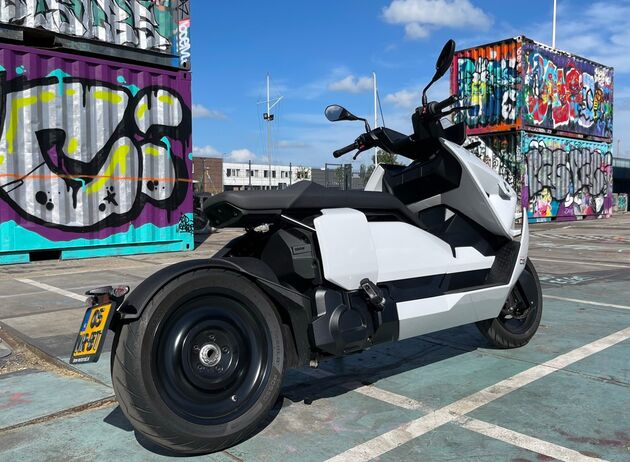 BMW CE04 Zijkant