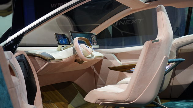 BMW_iNEXT_CES_03