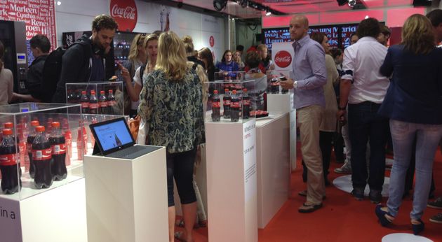 Coca-Cola opent Pop-up store 'Share a Coke' in Amsterdam