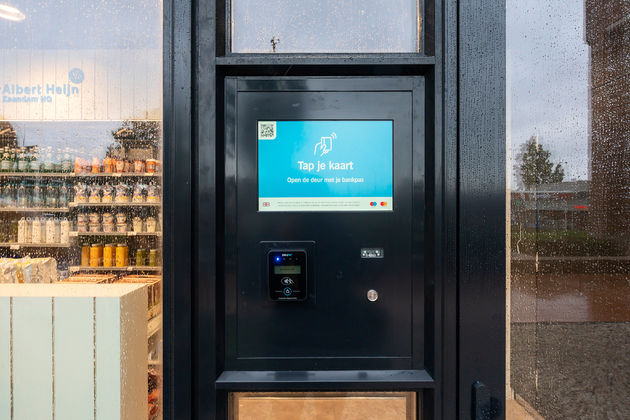 Digitale winkel tap je bankpas