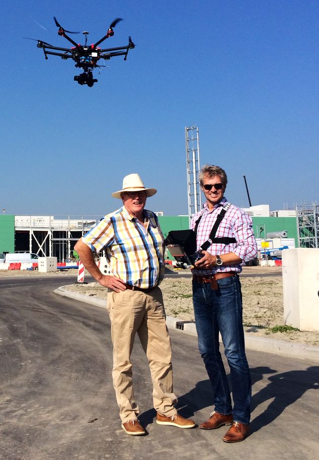 Drone-operator-Jochem-Feldberg-neemt-zijn-vader-een-dagje-mee-naar-het-werk