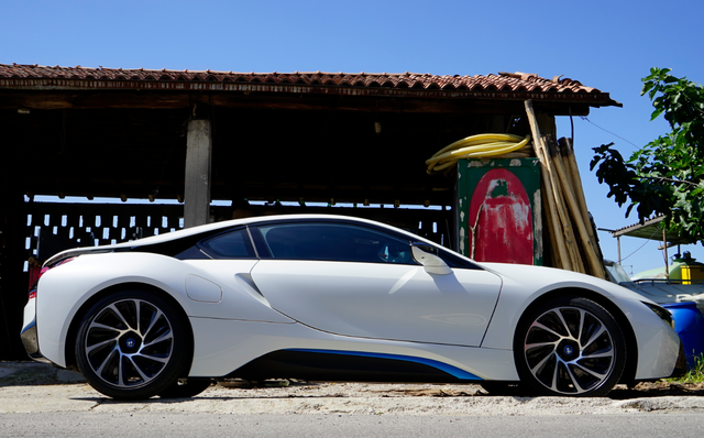 BMW_i8_zijkant