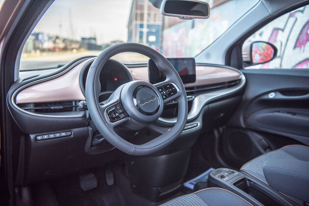 fiat-500e-interieur