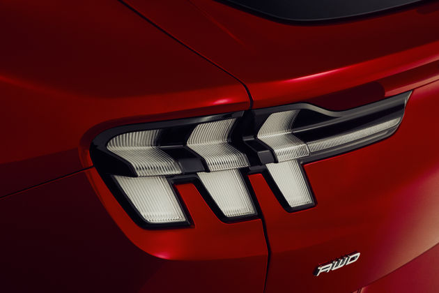 FORD_MUSTANG_MACH-E_DETAILS_23