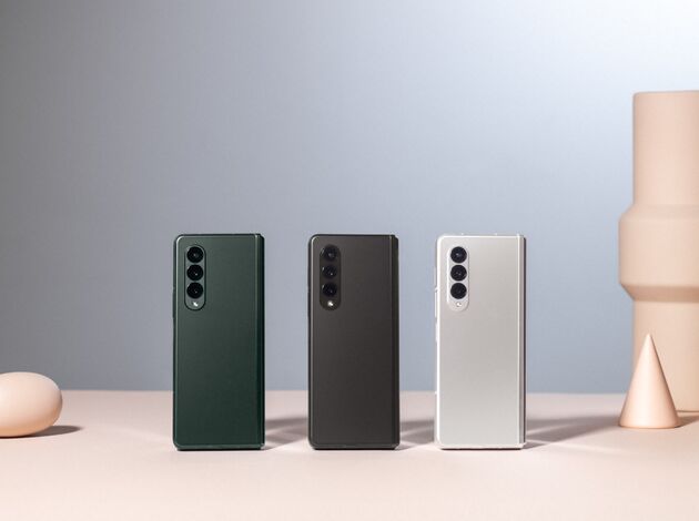 galaxy_zfold3_5g_family_phantomgreen_phantomblack_phantomsilver