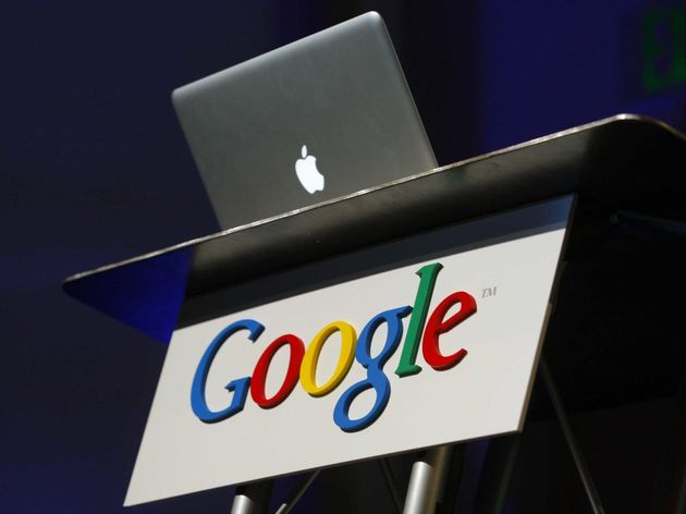 Google kijkt, Apple luistert