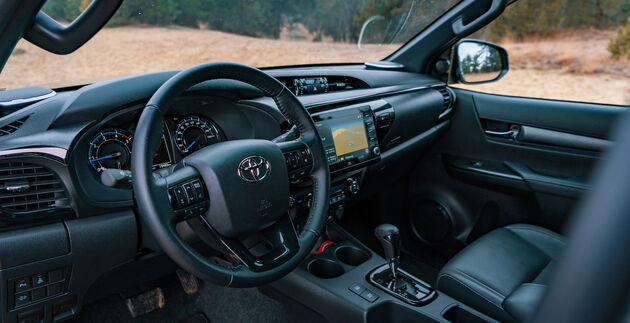 hilux-interieur