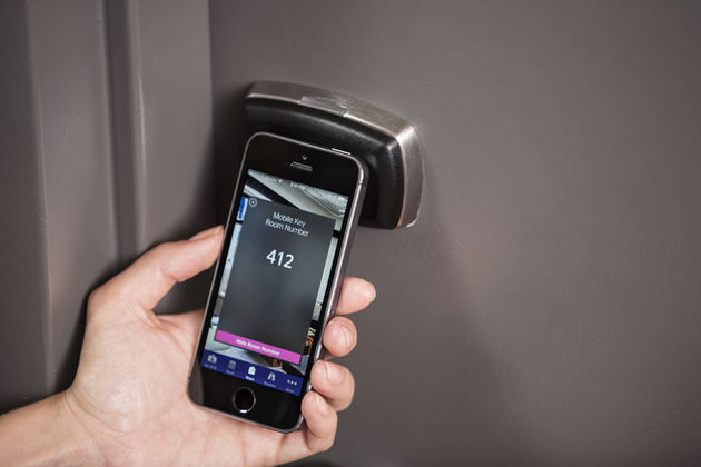 hotelkamer_openen_met_smartphone