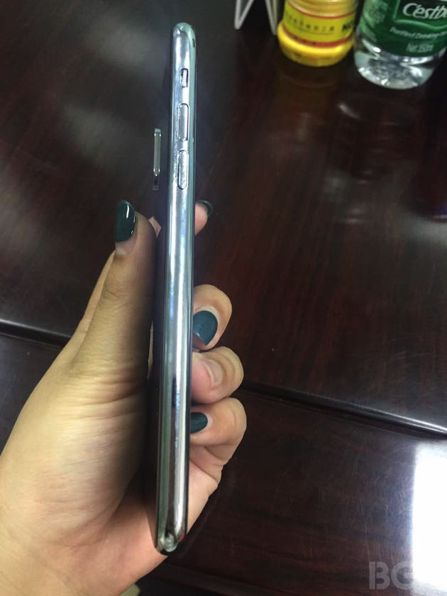 iphone-8-mockup-5
