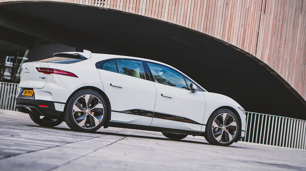 Jaguar_I-Pace_373