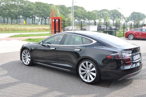 Je kon er op wachten, jailbreaken van een Tesla model S