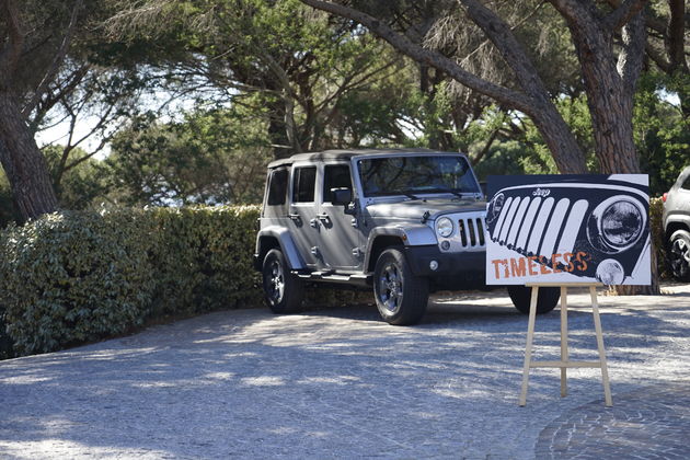 Jeep_75_Saint_Tropez_4