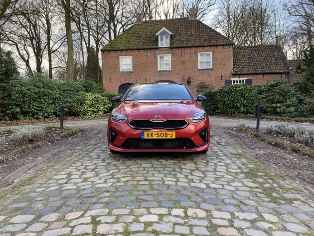 kia-proceed-front
