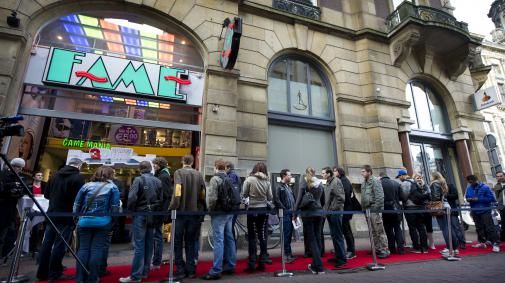 Lange rijen bij start winkelverkoop Nintendo 3DS
