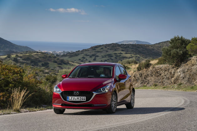 Mazda2 soul red crystal
