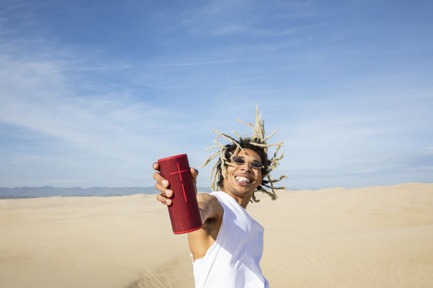 MEGABOOM 3 Lifestyle Sunset