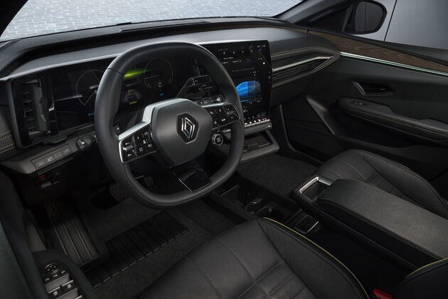 Megane_E-Tech_Electric_OpenR-display_3